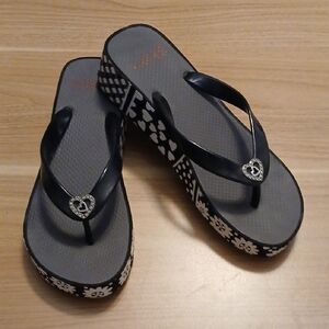 Brighton "Multi Pattern" Design Wedge Heel Flip Flops in Size 6.5